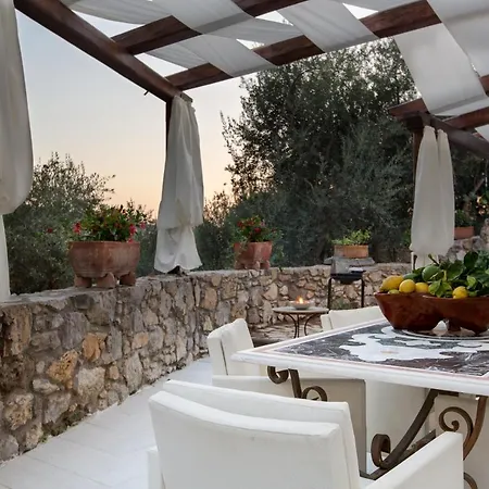 Дом отдыха Il Mulino Luxury House Вико-Экуенсе